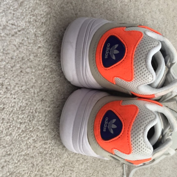 Worn once adidas sneakers - Picture 5 of 5